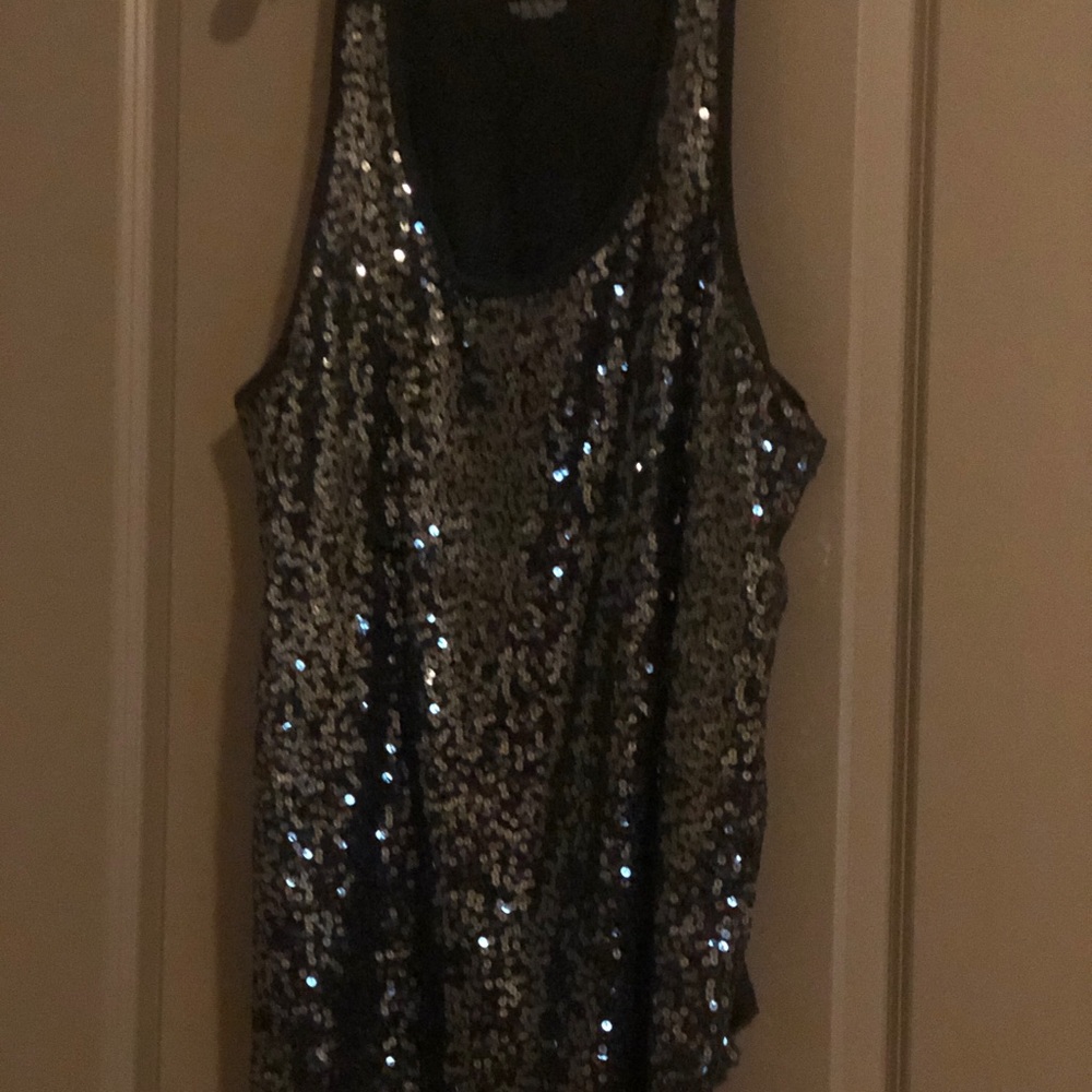 Sequin tank